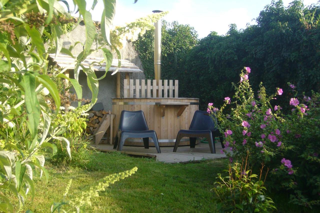 Bed and Breakfast La Paresse En Douce Tours-Sur-Meymont Exterior foto